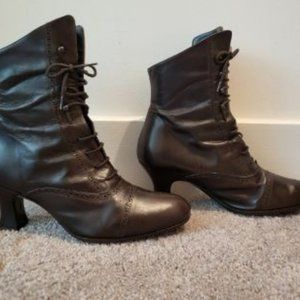 Booties brown Italian laces size 10.5